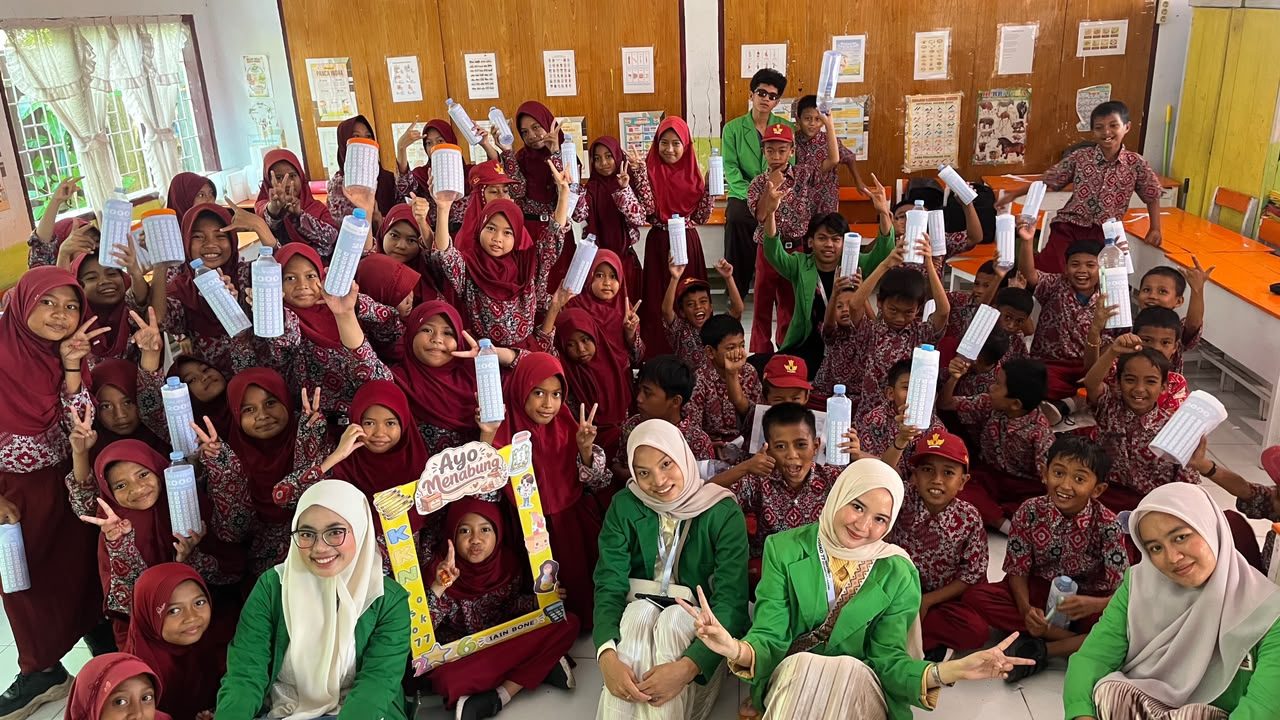 Bangun Kebiasaan Positif Sejak Dini, KKN Posko 77 Edukasi Siswa soal Menabung